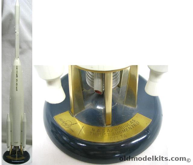Douglas Model Studio Thrust Augmented Delta Missile NASA / Douglas plastic model kit